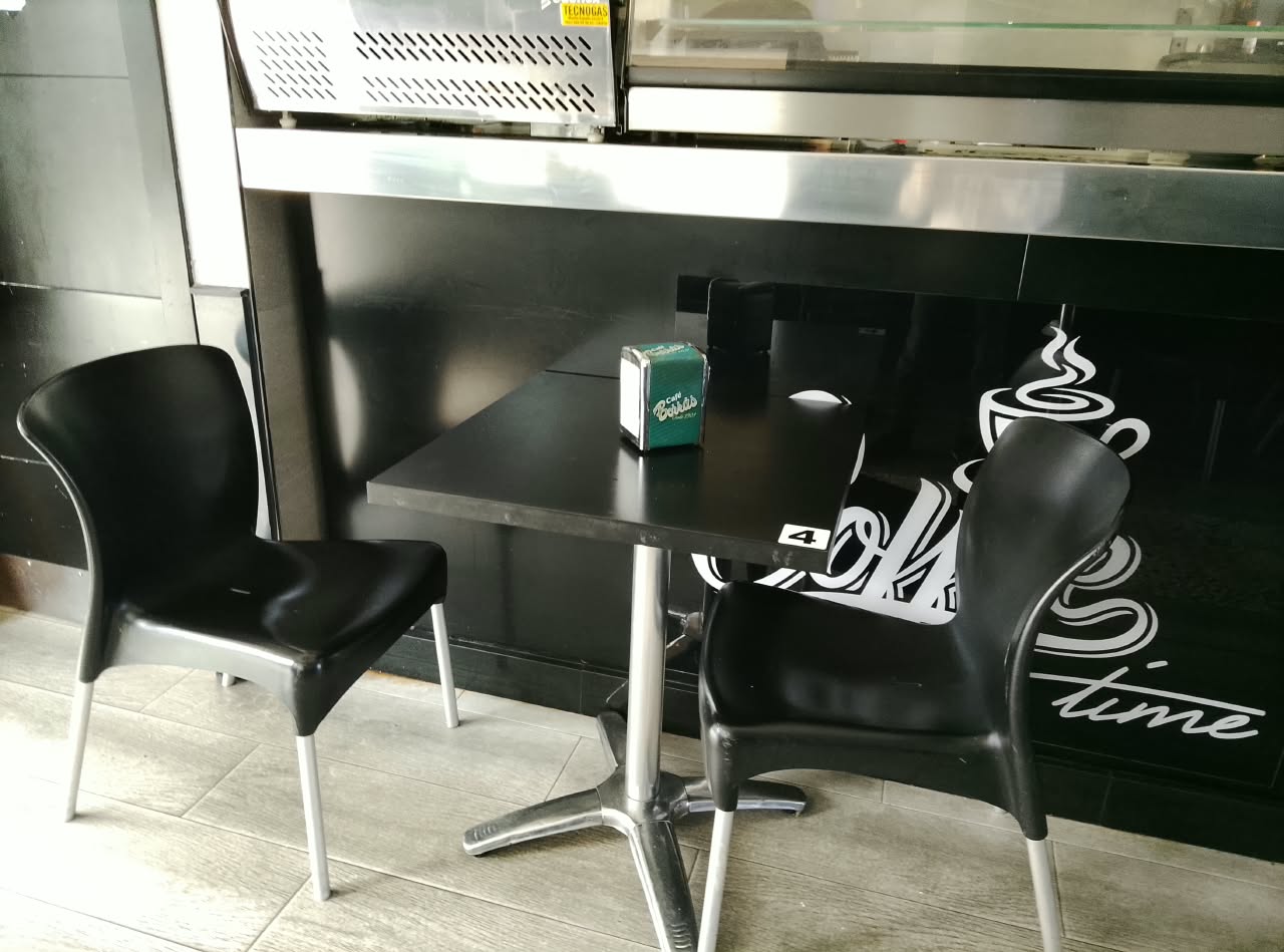 Interior de Coffee Time Ceuta